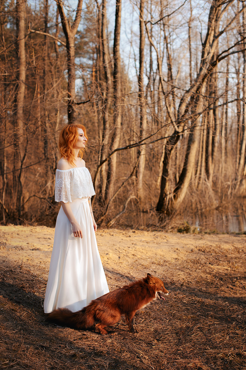 Владимирский фотограф Владислава Калниете к рыжеволосым моделям питает особую любовь. Девушки, поцелованные солнцем, — частые героини ее сказочных сюжетов. Кстати, сама она тоже имеет огненные локоны и порой не прочь встать по другую сторону камеры. Эффектными кадрами мастерица поделилась с нашим изданием.