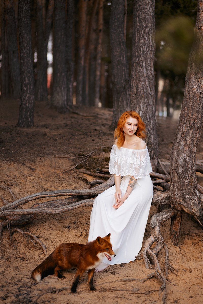 Владимирский фотограф Владислава Калниете к рыжеволосым моделям питает особую любовь. Девушки, поцелованные солнцем, — частые героини ее сказочных сюжетов. Кстати, сама она тоже имеет огненные локоны и порой не прочь встать по другую сторону камеры. Эффектными кадрами мастерица поделилась с нашим изданием.