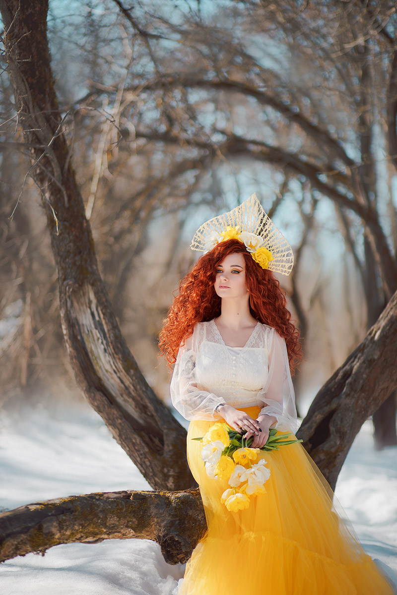 Владимирский фотограф Владислава Калниете к рыжеволосым моделям питает особую любовь. Девушки, поцелованные солнцем, — частые героини ее сказочных сюжетов. Кстати, сама она тоже имеет огненные локоны и порой не прочь встать по другую сторону камеры. Эффектными кадрами мастерица поделилась с нашим изданием.