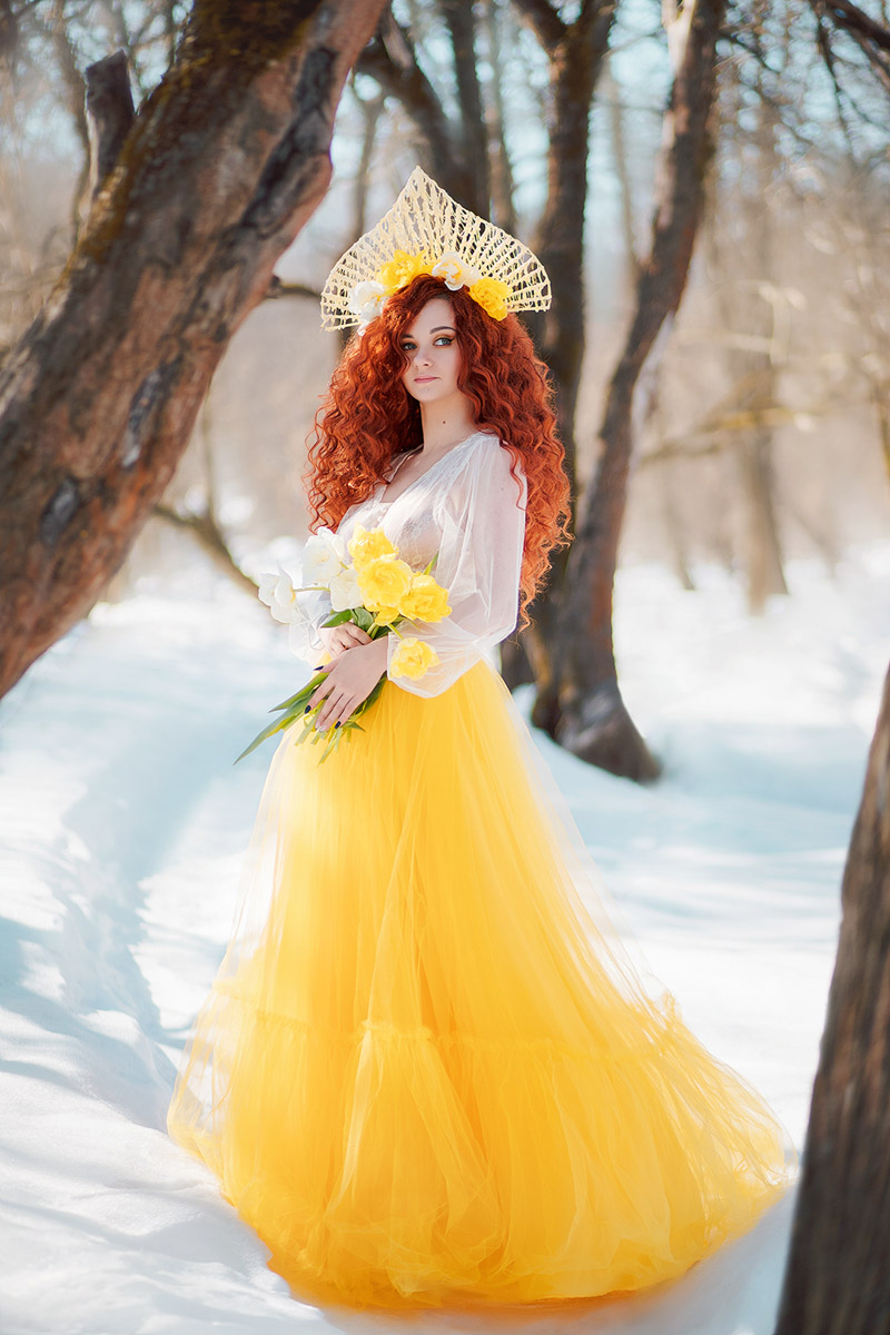 Владимирский фотограф Владислава Калниете к рыжеволосым моделям питает особую любовь. Девушки, поцелованные солнцем, — частые героини ее сказочных сюжетов. Кстати, сама она тоже имеет огненные локоны и порой не прочь встать по другую сторону камеры. Эффектными кадрами мастерица поделилась с нашим изданием.