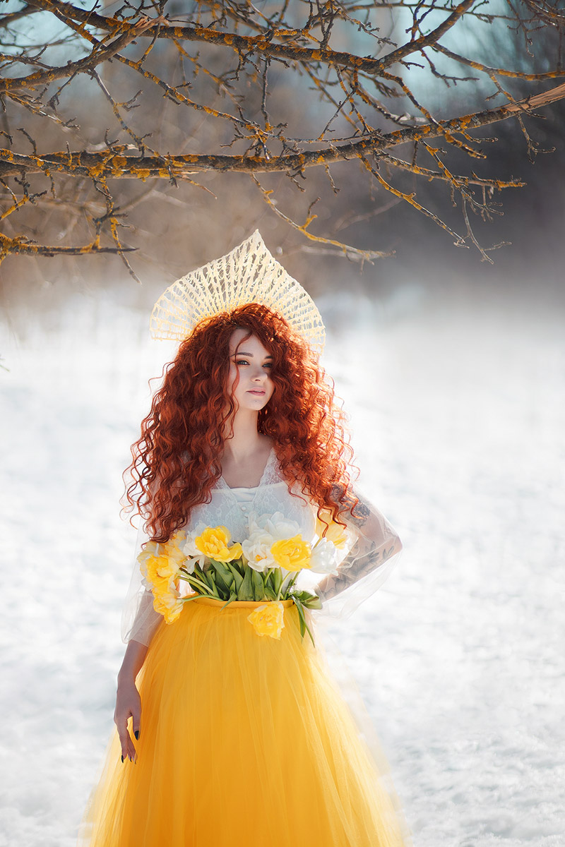 Владимирский фотограф Владислава Калниете к рыжеволосым моделям питает особую любовь. Девушки, поцелованные солнцем, — частые героини ее сказочных сюжетов. Кстати, сама она тоже имеет огненные локоны и порой не прочь встать по другую сторону камеры. Эффектными кадрами мастерица поделилась с нашим изданием.