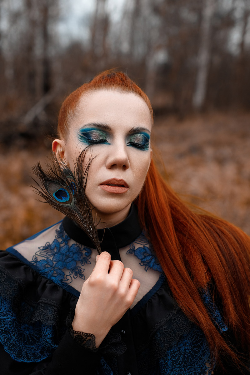 Владимирский фотограф Владислава Калниете к рыжеволосым моделям питает особую любовь. Девушки, поцелованные солнцем, — частые героини ее сказочных сюжетов. Кстати, сама она тоже имеет огненные локоны и порой не прочь встать по другую сторону камеры. Эффектными кадрами мастерица поделилась с нашим изданием.