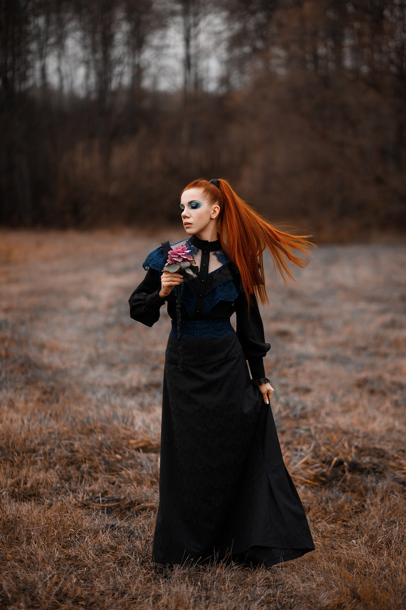 Владимирский фотограф Владислава Калниете к рыжеволосым моделям питает особую любовь. Девушки, поцелованные солнцем, — частые героини ее сказочных сюжетов. Кстати, сама она тоже имеет огненные локоны и порой не прочь встать по другую сторону камеры. Эффектными кадрами мастерица поделилась с нашим изданием.