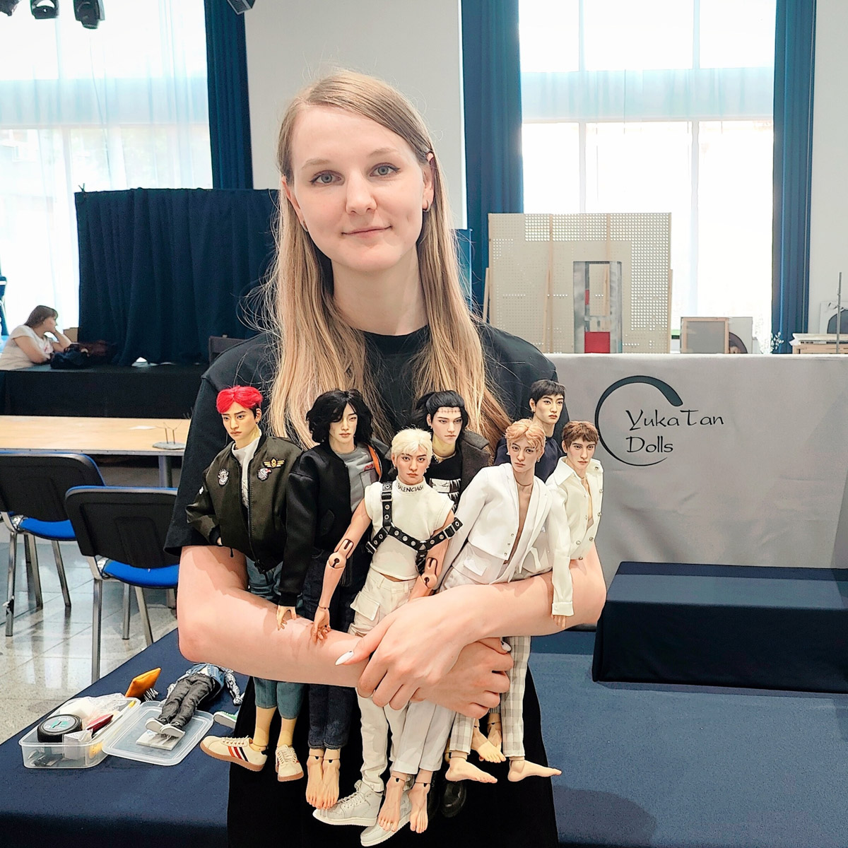 Создать мужчину мечты. Да не одного, а сотню! Это под силу Юлии Окуневой из Владимира. В ее руках пластик превращается в реалистичных японцев. Секретами мастерства девушка поделилась с «Ключ-Медиа» и откровенно призналась, сколько у нее «парней» на шарнирах на сегодняшний день.