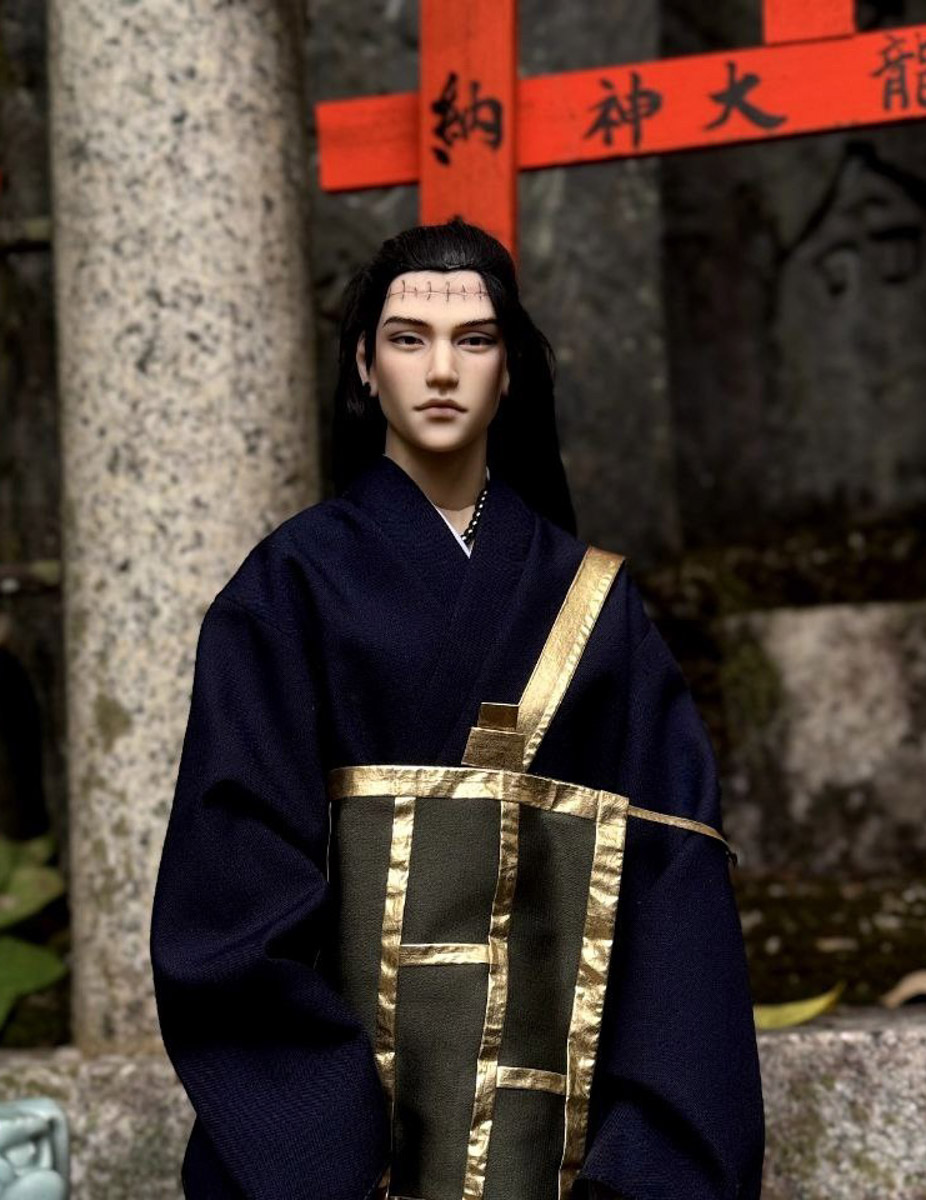 Создать мужчину мечты. Да не одного, а сотню! Это под силу Юлии Окуневой из Владимира. В ее руках пластик превращается в реалистичных японцев. Секретами мастерства девушка поделилась с «Ключ-Медиа» и откровенно призналась, сколько у нее «парней» на шарнирах на сегодняшний день.