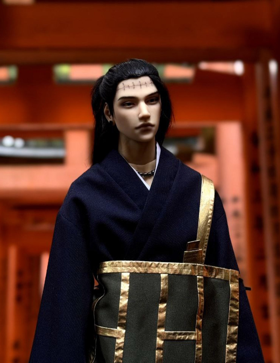 Создать мужчину мечты. Да не одного, а сотню! Это под силу Юлии Окуневой из Владимира. В ее руках пластик превращается в реалистичных японцев. Секретами мастерства девушка поделилась с «Ключ-Медиа» и откровенно призналась, сколько у нее «парней» на шарнирах на сегодняшний день.