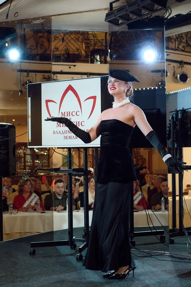 Прелестные участницы конкурса красоты «Мисс и Миссис Владимирская земля 2025» продемонстрировали свои кулинарные навыки. Но приготовить вкусное блюдо — лишь одна из задач, без сомнения, самого аппетитного этапа шоу. Важно презентовать его ярко, к чему претендентки на победу подошли крайне ответственно!