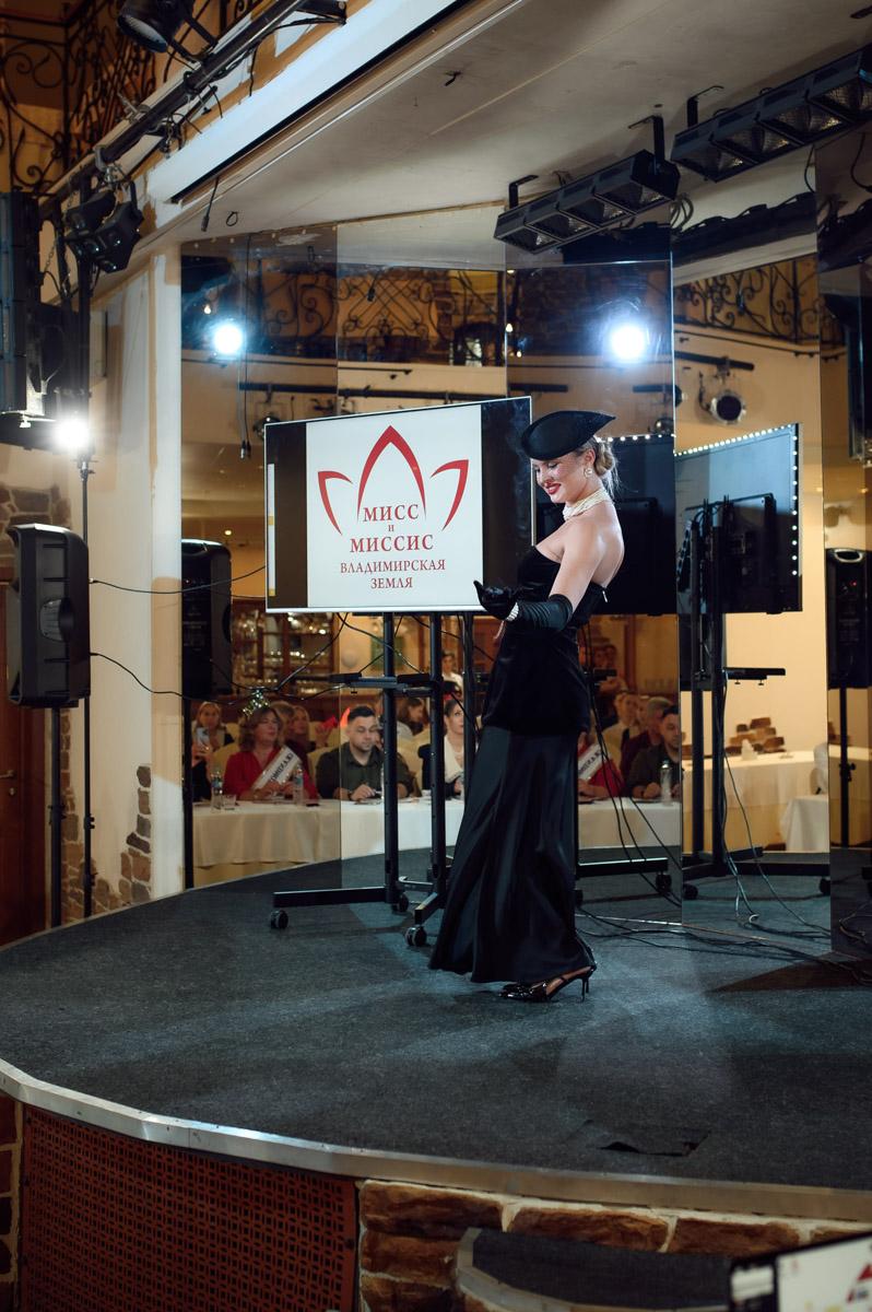 Прелестные участницы конкурса красоты «Мисс и Миссис Владимирская земля 2025» продемонстрировали свои кулинарные навыки. Но приготовить вкусное блюдо — лишь одна из задач, без сомнения, самого аппетитного этапа шоу. Важно презентовать его ярко, к чему претендентки на победу подошли крайне ответственно!