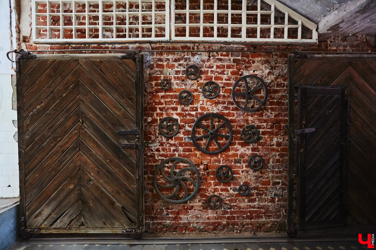 Не секрет, что Санкт-Петербург славится своими парадными. Впрочем, пусть Северная столица подождет. Красивые подъезды отыщутся и во Владимире, главное, знать, где искать. И «Ключ-Медиа» это известно!