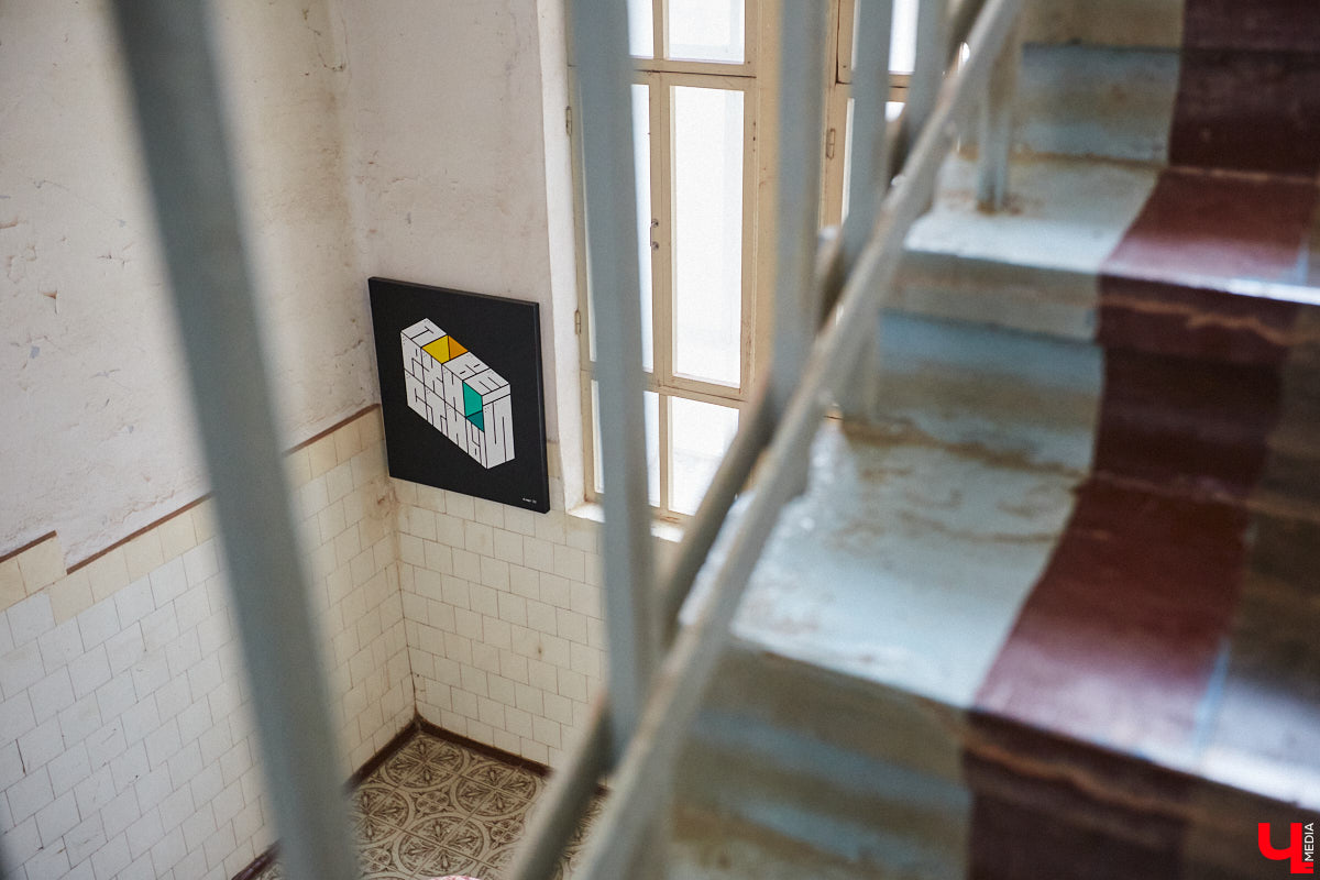 Не секрет, что Санкт-Петербург славится своими парадными. Впрочем, пусть Северная столица подождет. Красивые подъезды отыщутся и во Владимире, главное, знать, где искать. И «Ключ-Медиа» это известно!