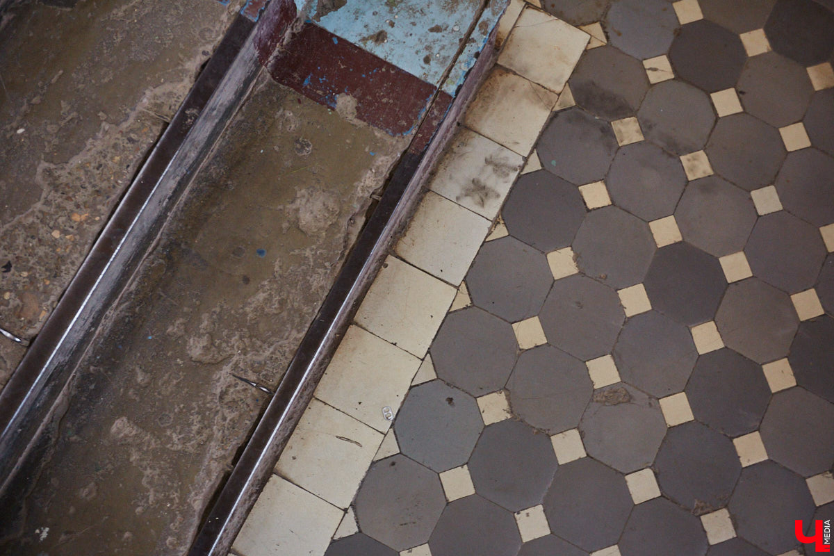 Не секрет, что Санкт-Петербург славится своими парадными. Впрочем, пусть Северная столица подождет. Красивые подъезды отыщутся и во Владимире, главное, знать, где искать. И «Ключ-Медиа» это известно!