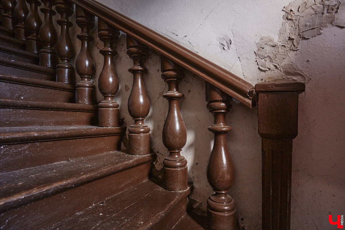 Не секрет, что Санкт-Петербург славится своими парадными. Впрочем, пусть Северная столица подождет. Красивые подъезды отыщутся и во Владимире, главное, знать, где искать. И «Ключ-Медиа» это известно!