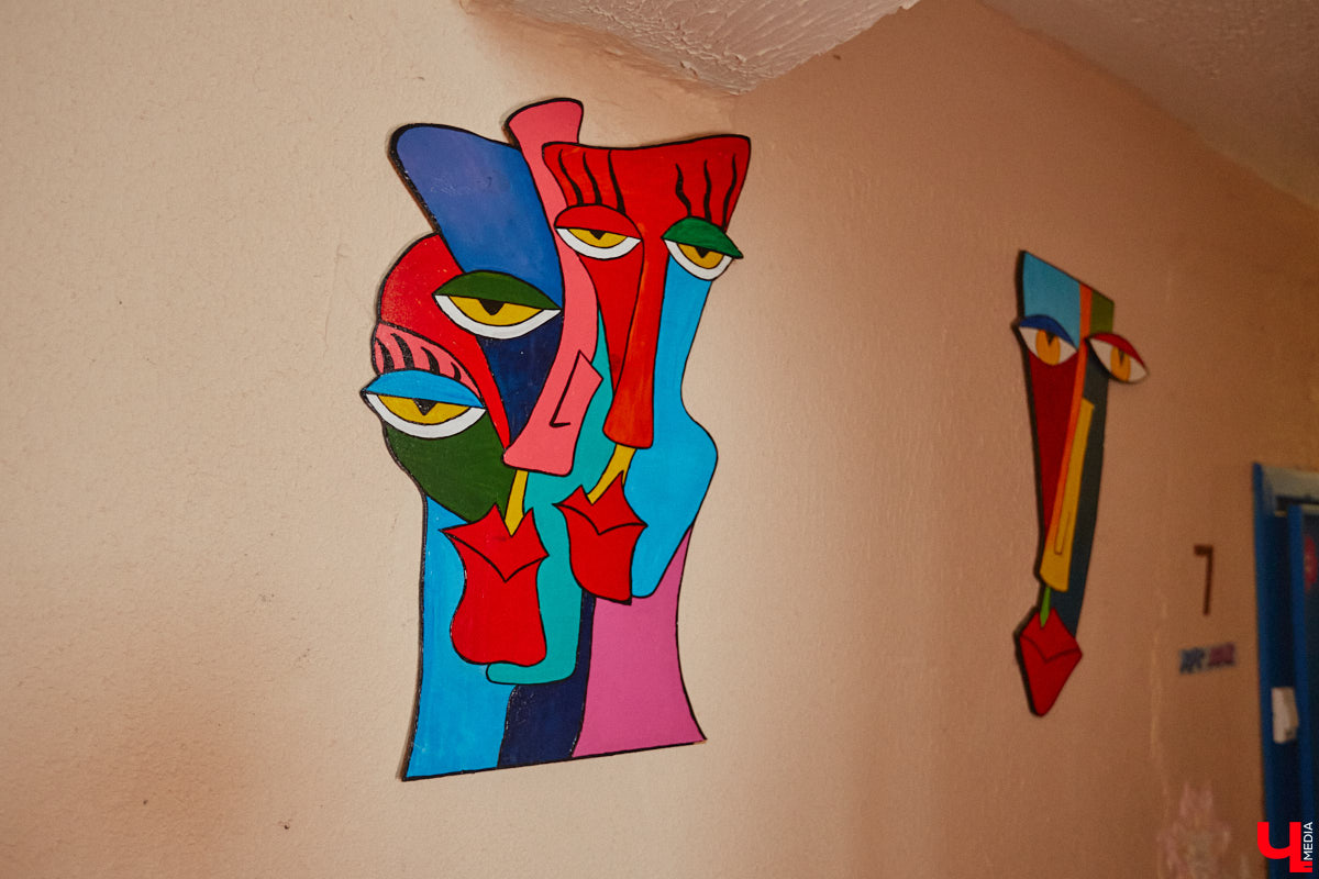 Не секрет, что Санкт-Петербург славится своими парадными. Впрочем, пусть Северная столица подождет. Красивые подъезды отыщутся и во Владимире, главное, знать, где искать. И «Ключ-Медиа» это известно!