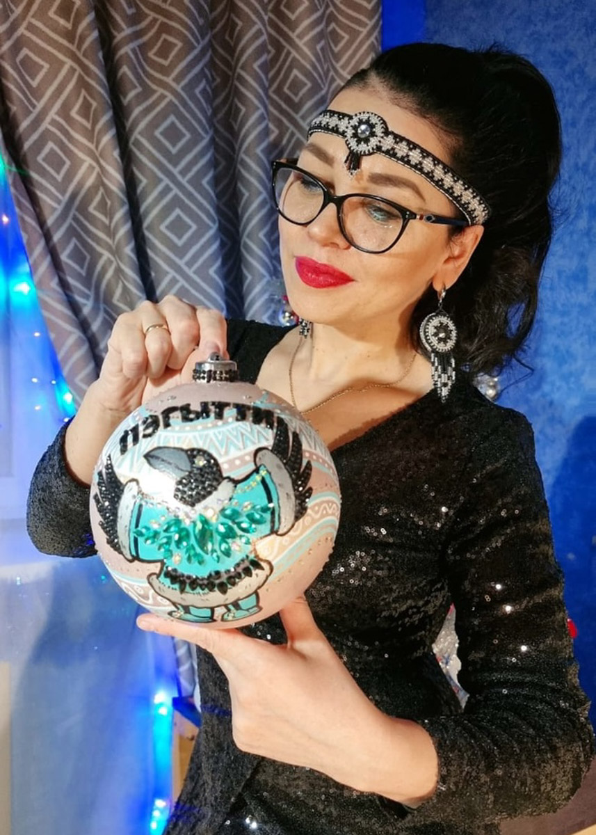 Что, если бы вам внезапно предложили покинуть привычные места и отправиться в удивительный, кажущийся таким суровым край? Решение о переезде на Чукотку Наталья Филонова называет безумной авантюрой. Как бы то ни было, в декабре прошлого года женщина отметила семилетие новой жизни. А ее любовь к Северу, как в крепких семейных отношениях, стала более осознанной и даже усилилась, пройдя через кризисы.