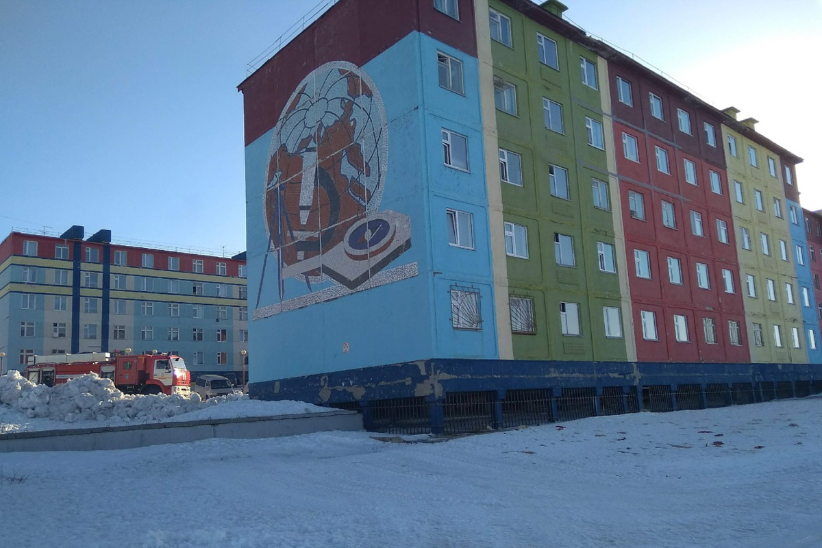 Что, если бы вам внезапно предложили покинуть привычные места и отправиться в удивительный, кажущийся таким суровым край? Решение о переезде на Чукотку Наталья Филонова называет безумной авантюрой. Как бы то ни было, в декабре прошлого года женщина отметила семилетие новой жизни. А ее любовь к Северу, как в крепких семейных отношениях, стала более осознанной и даже усилилась, пройдя через кризисы.