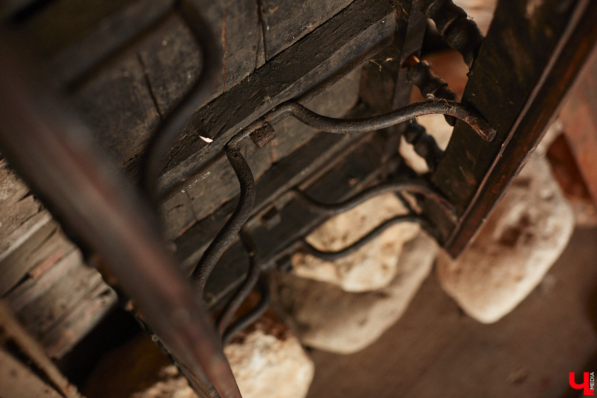 Проводить зиму хочется достойно. Со снежной горки в 2025 году не покататься, но можно хотя бы узнать, с помощью чего это делали наши предки. В Суздале свое собрание старинных санок представил коллекционер Александр Печенкин. Каких только экспонатов там нет: от масленичных с резьбой и росписью до замысловатых хозяйственно-бытовых. Одним словом, лепота!