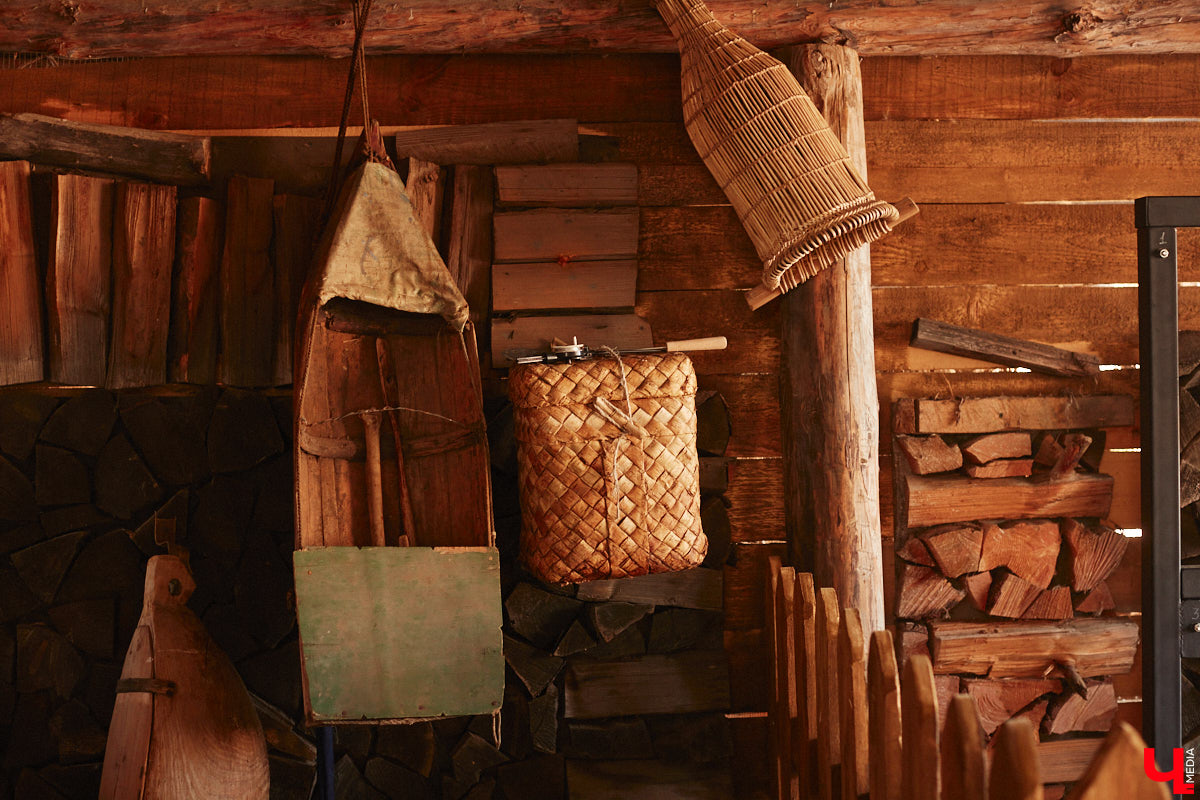 Проводить зиму хочется достойно. Со снежной горки в 2025 году не покататься, но можно хотя бы узнать, с помощью чего это делали наши предки. В Суздале свое собрание старинных санок представил коллекционер Александр Печенкин. Каких только экспонатов там нет: от масленичных с резьбой и росписью до замысловатых хозяйственно-бытовых. Одним словом, лепота!