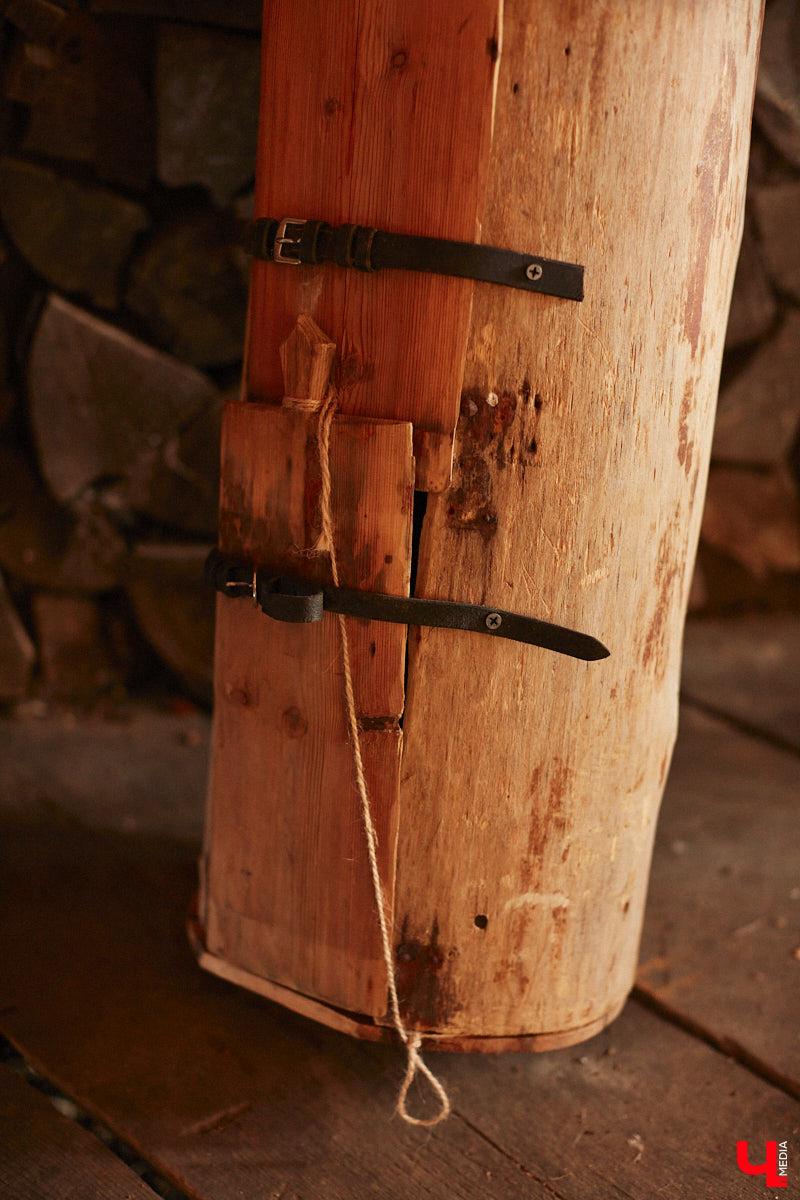 Проводить зиму хочется достойно. Со снежной горки в 2025 году не покататься, но можно хотя бы узнать, с помощью чего это делали наши предки. В Суздале свое собрание старинных санок представил коллекционер Александр Печенкин. Каких только экспонатов там нет: от масленичных с резьбой и росписью до замысловатых хозяйственно-бытовых. Одним словом, лепота!