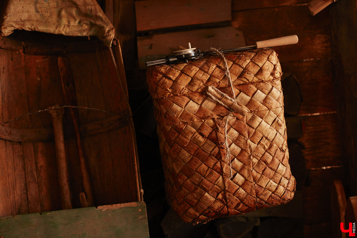 Проводить зиму хочется достойно. Со снежной горки в 2025 году не покататься, но можно хотя бы узнать, с помощью чего это делали наши предки. В Суздале свое собрание старинных санок представил коллекционер Александр Печенкин. Каких только экспонатов там нет: от масленичных с резьбой и росписью до замысловатых хозяйственно-бытовых. Одним словом, лепота!