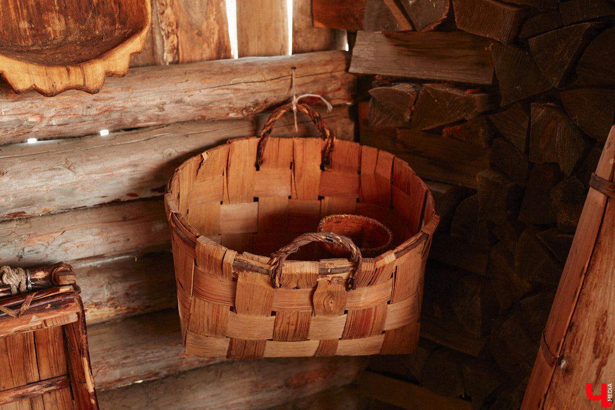 Проводить зиму хочется достойно. Со снежной горки в 2025 году не покататься, но можно хотя бы узнать, с помощью чего это делали наши предки. В Суздале свое собрание старинных санок представил коллекционер Александр Печенкин. Каких только экспонатов там нет: от масленичных с резьбой и росписью до замысловатых хозяйственно-бытовых. Одним словом, лепота!