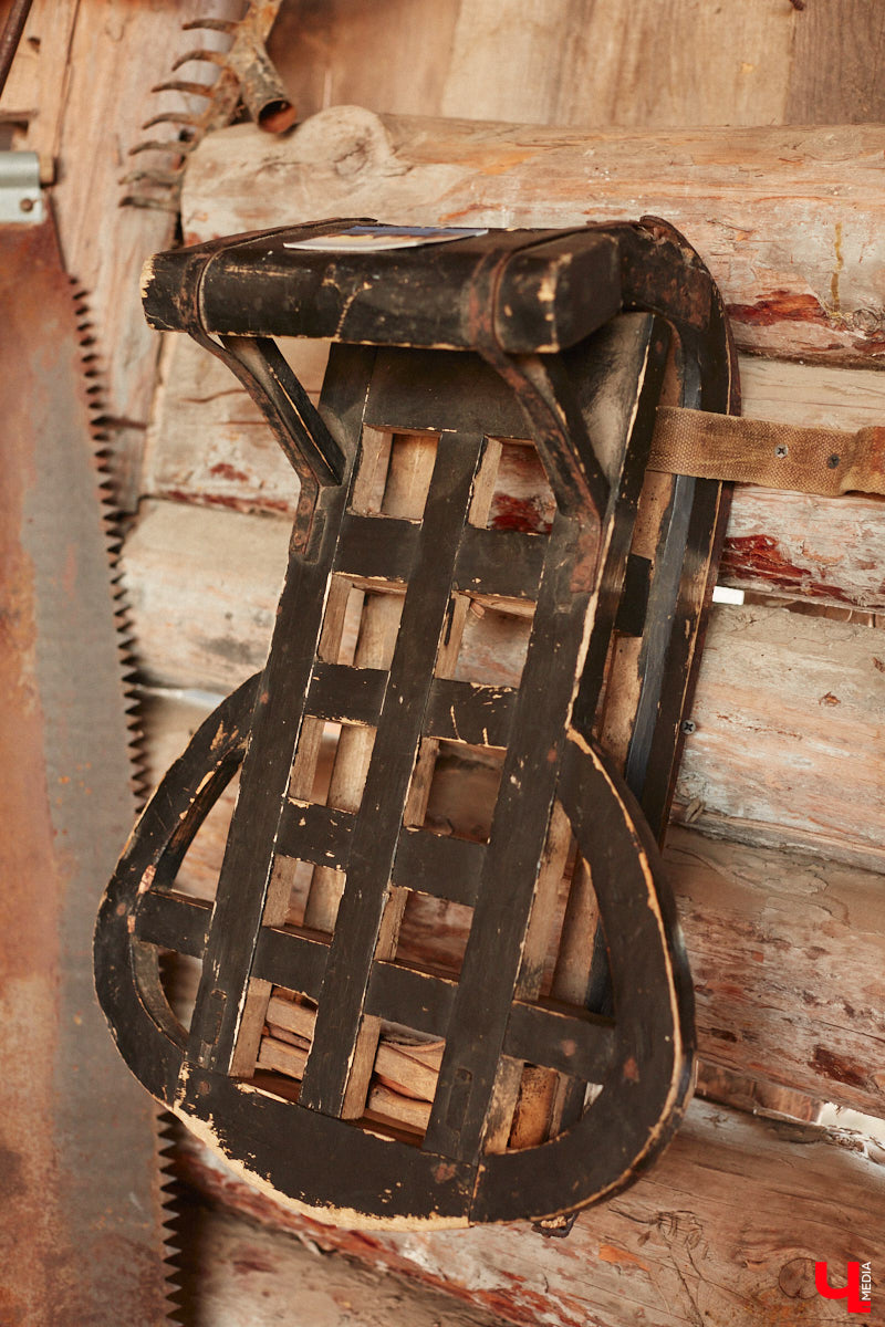 Проводить зиму хочется достойно. Со снежной горки в 2025 году не покататься, но можно хотя бы узнать, с помощью чего это делали наши предки. В Суздале свое собрание старинных санок представил коллекционер Александр Печенкин. Каких только экспонатов там нет: от масленичных с резьбой и росписью до замысловатых хозяйственно-бытовых. Одним словом, лепота!