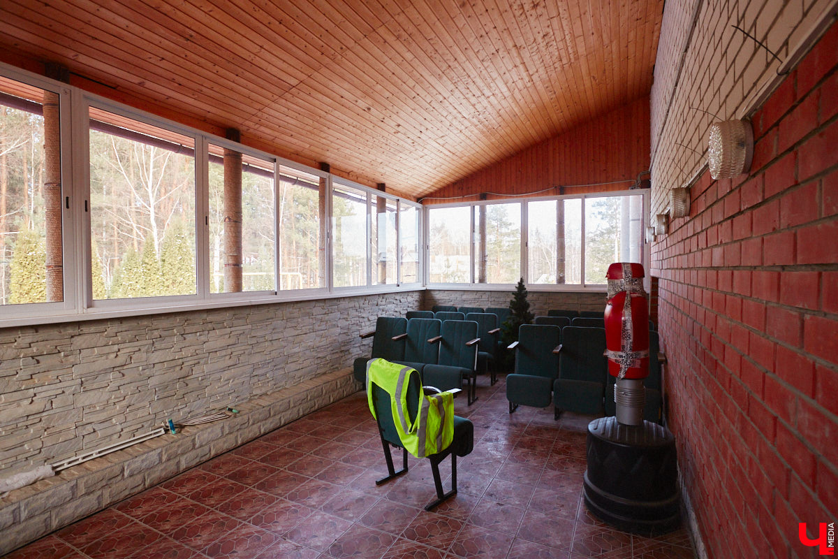 «Кошкиному дому» всего два месяца. Но за этот короткий срок уже порядка десяти его жильцов обрели новых хозяев. Для пушистых постояльцев оборудован комфортный зал, где также проводятся мероприятия для детей и взрослых. А на будущее у проекта масштабные планы. В гостях у центра добра побывал «Ключ-Медиа».