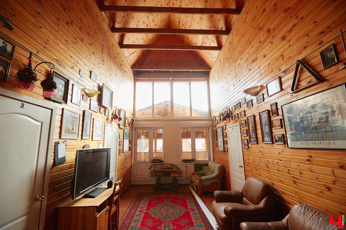 «Кошкиному дому» всего два месяца. Но за этот короткий срок уже порядка десяти его жильцов обрели новых хозяев. Для пушистых постояльцев оборудован комфортный зал, где также проводятся мероприятия для детей и взрослых. А на будущее у проекта масштабные планы. В гостях у центра добра побывал «Ключ-Медиа».