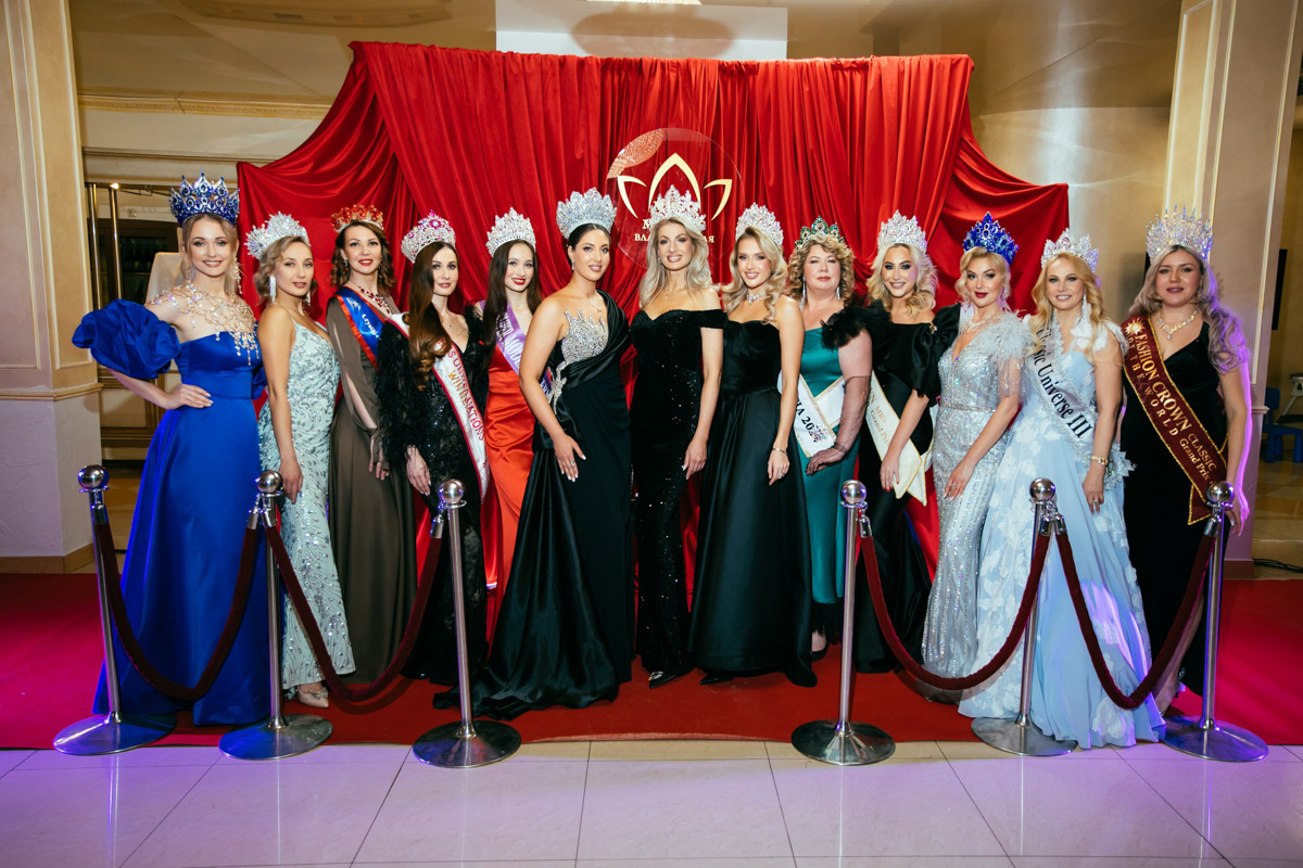 Конкурс «Мисс и   Миссис Владимирская земля   — 2025» в   очередной раз доказал: почувствовать себя королевой может каждая! В   минувшую субботу, 1   марта, красавицам из   33-го региона вручали шикарные короны, титулы и   подарки. Кто их   получил и   как прошел грандиозный финал   — в   материале «Ключ-Медиа».