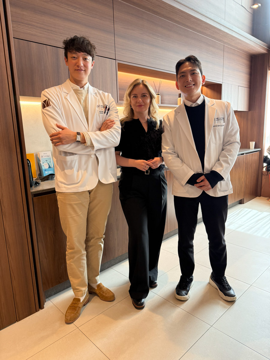 К-поп и К-бьюти — два безусловных глобальных тренда. Корейская поп-музыка в последние годы легко шагает по мировым чартам. Еще раньше повсеместное признание получила корейская индустрия красоты. Эксперты утверждают: она лет на 10 опережает весь остальной мир. На днях из Сеула вернулась Наталья Васькова, эксперт в косметологии и владелица Института красоты BABOR во Владимире. В столице Южной Кореи она была с рабочим визитом, привезла море впечатлений и, конечно, новые знания об инновационном аппарате OLIGIO.