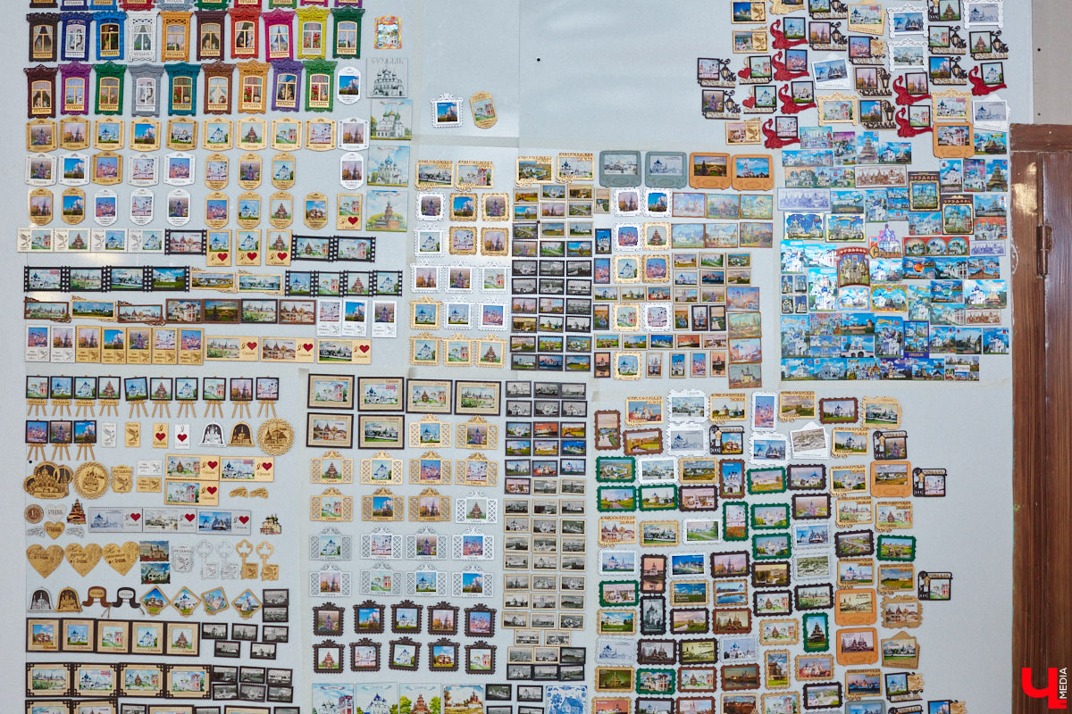 Григорий Кузьмин отметился в Книге рекордов России с коллекцией магнитов, связанных с Суздалем. Их у него больше тысячи! Мужчина собрал их вместе с коллегами к тысячелетию древнего города. И это мировое достижение, которое зафиксировано официально.