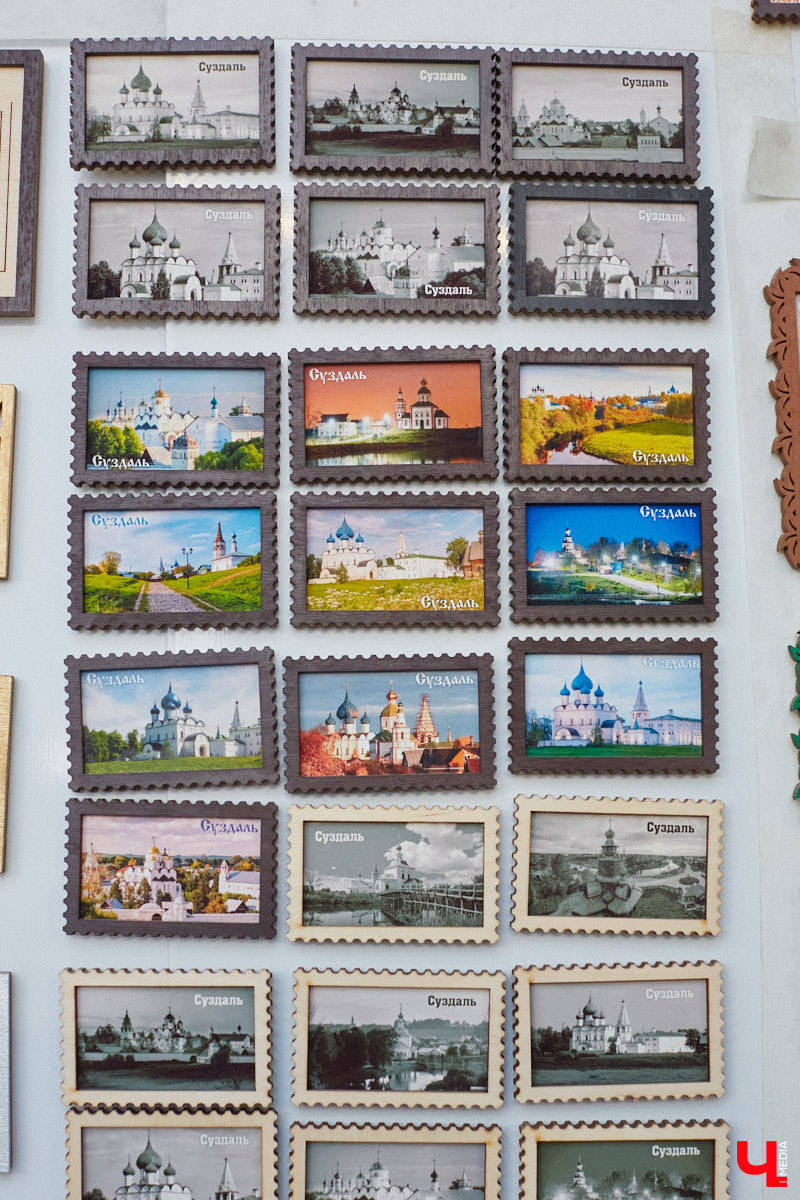 Григорий Кузьмин отметился в Книге рекордов России с коллекцией магнитов, связанных с Суздалем. Их у него больше тысячи! Мужчина собрал их вместе с коллегами к тысячелетию древнего города. И это мировое достижение, которое зафиксировано официально.