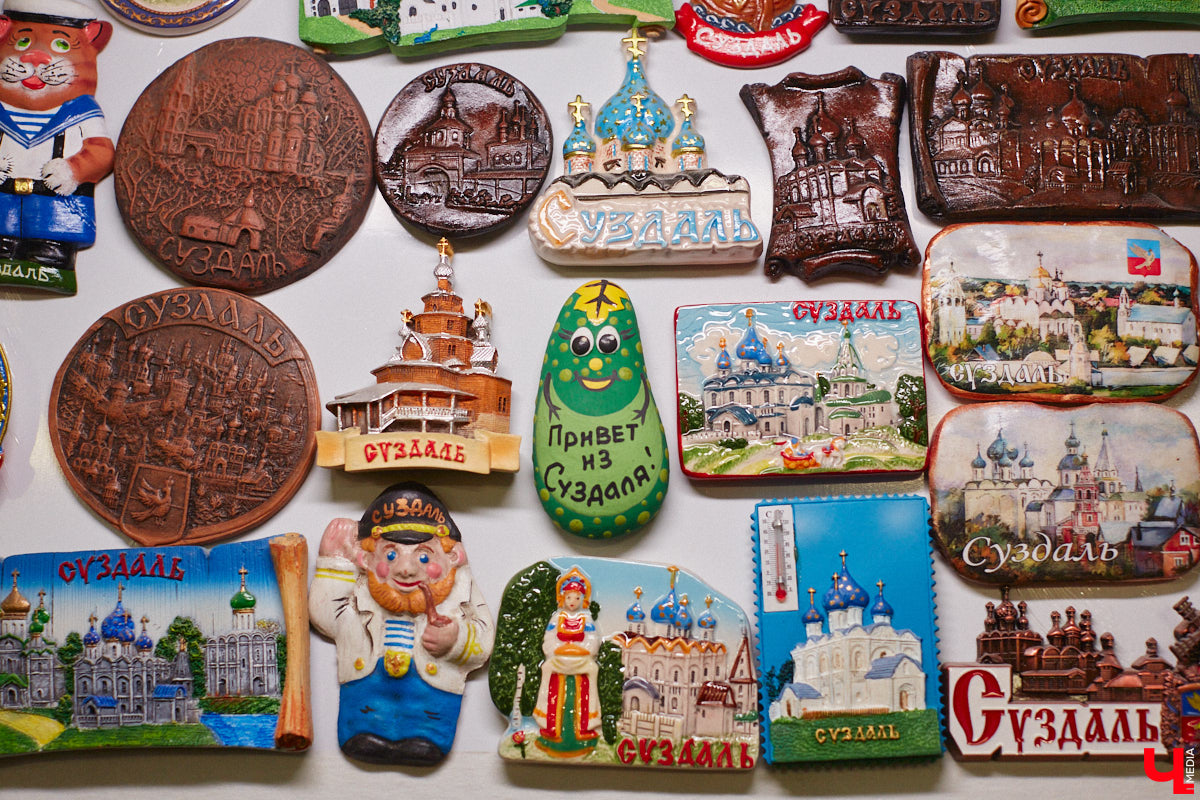 Григорий Кузьмин отметился в Книге рекордов России с коллекцией магнитов, связанных с Суздалем. Их у него больше тысячи! Мужчина собрал их вместе с коллегами к тысячелетию древнего города. И это мировое достижение, которое зафиксировано официально.