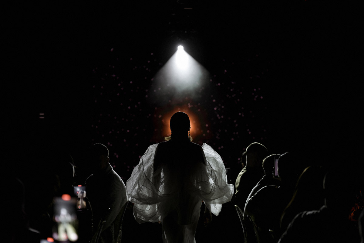 Каждой невесте хочется сиять, и прекрасным героиням нашего обзора это удалось на сто процентов. В преддверии активного свадебного сезона «Ключ-Медиа» собрал самые экстравагантные платья владимирских красавиц, начиная от космических и заканчивая поистине королевскими!