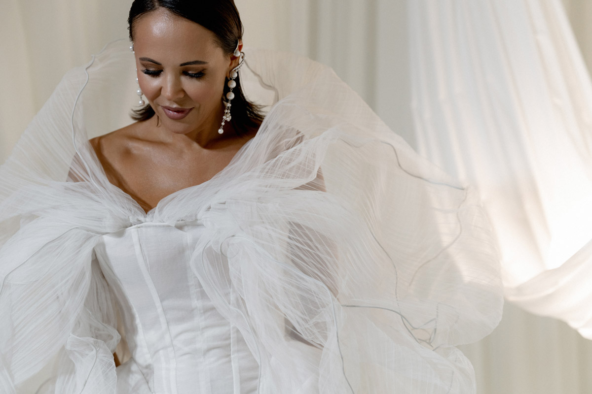 Каждой невесте хочется сиять, и прекрасным героиням нашего обзора это удалось на сто процентов. В преддверии активного свадебного сезона «Ключ-Медиа» собрал самые экстравагантные платья владимирских красавиц, начиная от космических и заканчивая поистине королевскими!