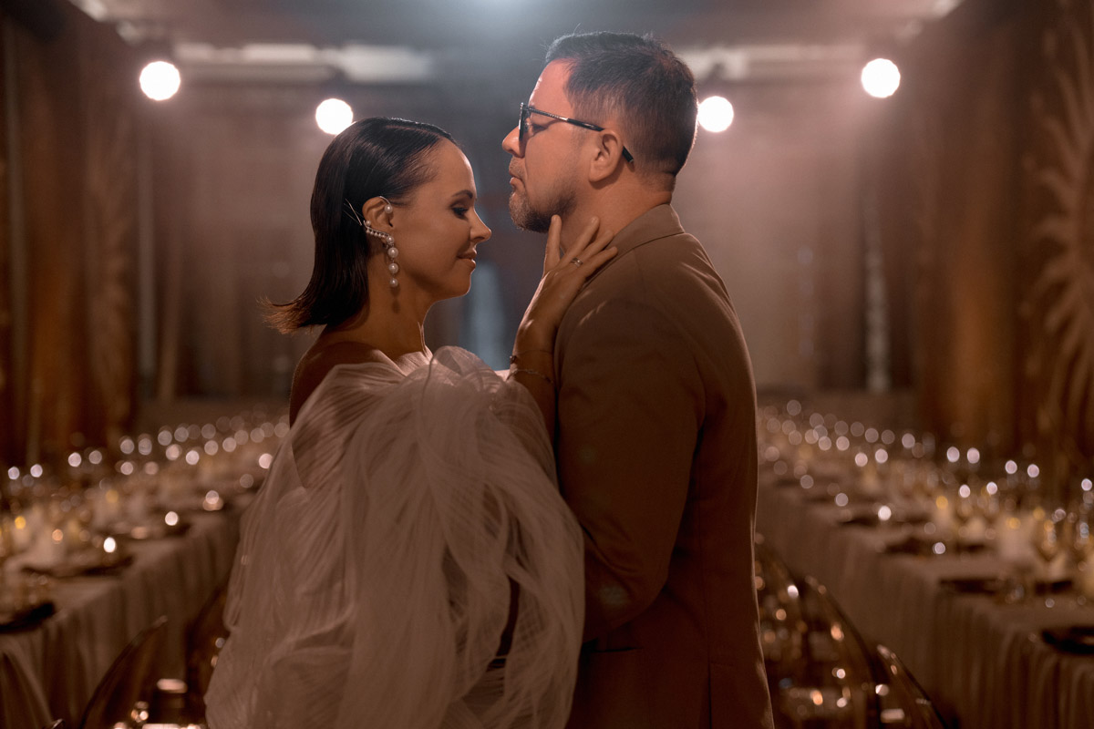 Каждой невесте хочется сиять, и прекрасным героиням нашего обзора это удалось на сто процентов. В преддверии активного свадебного сезона «Ключ-Медиа» собрал самые экстравагантные платья владимирских красавиц, начиная от космических и заканчивая поистине королевскими!