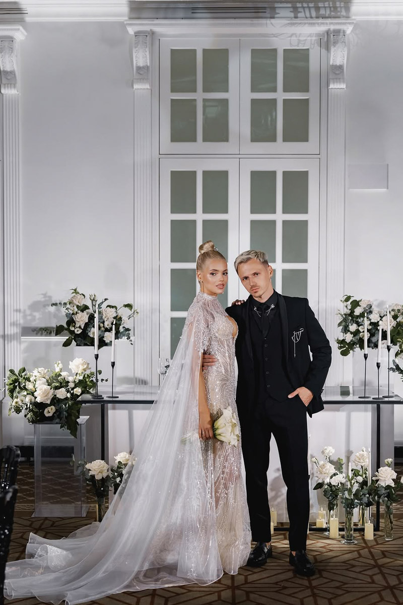 Каждой невесте хочется сиять, и прекрасным героиням нашего обзора это удалось на сто процентов. В преддверии активного свадебного сезона «Ключ-Медиа» собрал самые экстравагантные платья владимирских красавиц, начиная от космических и заканчивая поистине королевскими!