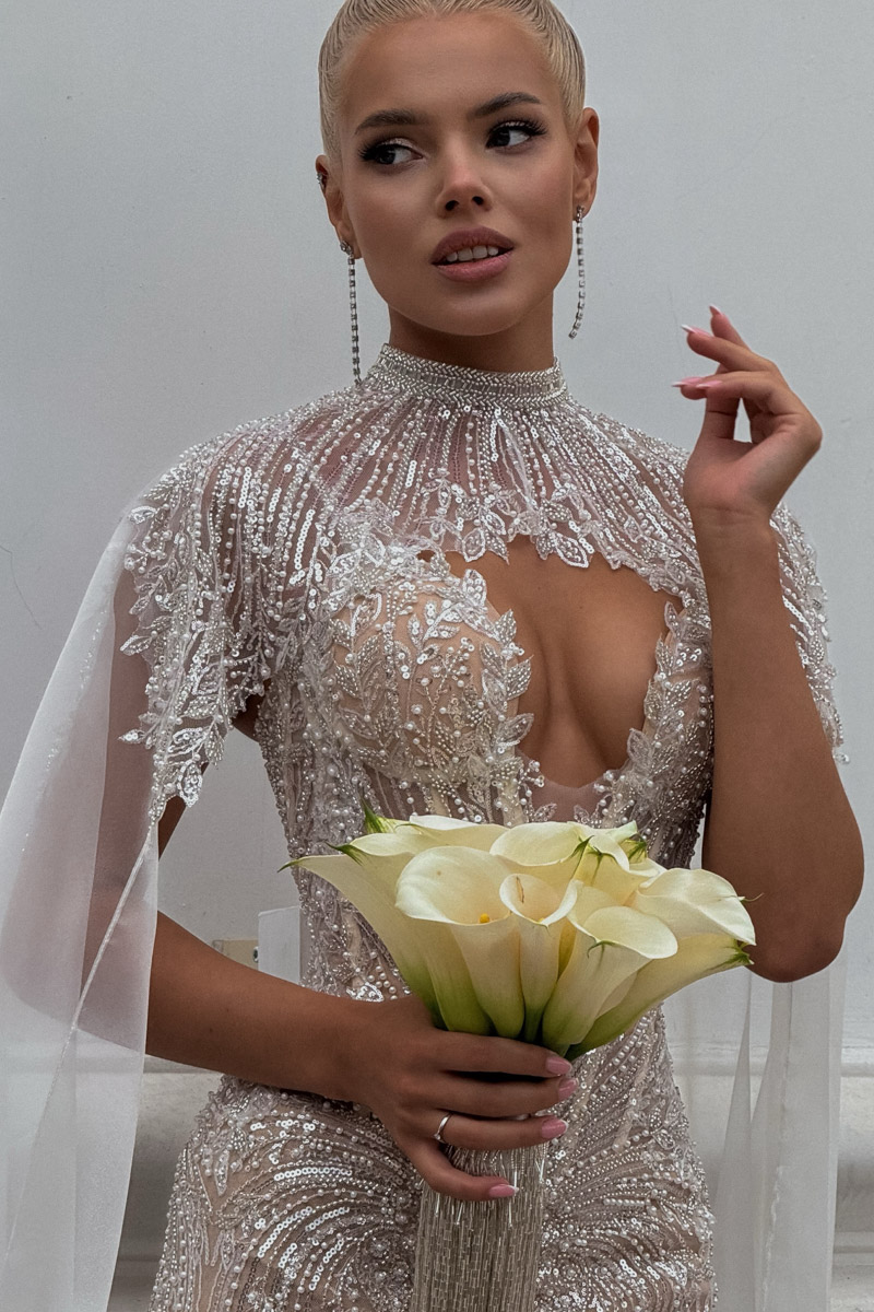 Каждой невесте хочется сиять, и прекрасным героиням нашего обзора это удалось на сто процентов. В преддверии активного свадебного сезона «Ключ-Медиа» собрал самые экстравагантные платья владимирских красавиц, начиная от космических и заканчивая поистине королевскими!