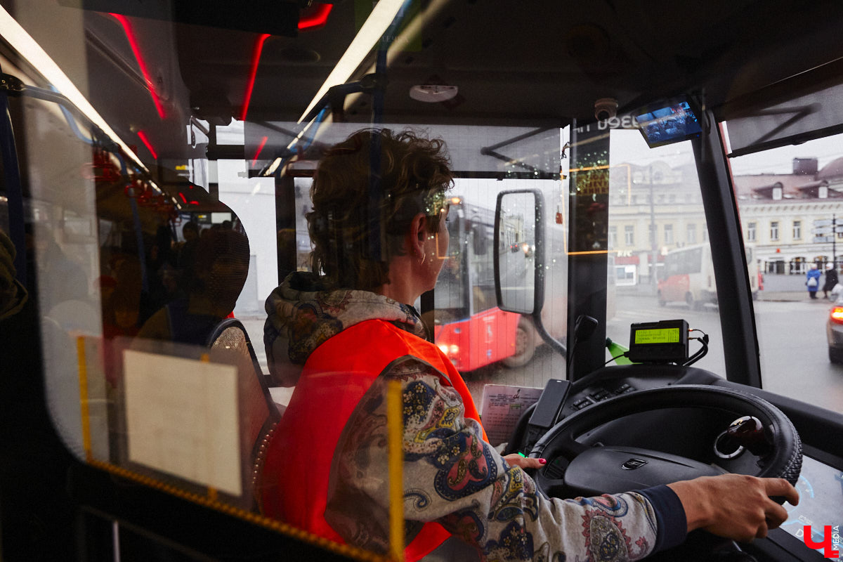 Кто ездил на трамвае, знает: у этого транспорта есть свое очарование. Ну и вдобавок масса преимуществ перед автобусами. Кирилл Дюковский считает, что Владимиру нужна наземная электрическая железная дорога. Мало того, он уже все рассчитал и представил, как пройдут маршруты. Деталями проекта его автор поделился с «Ключ-Медиа».