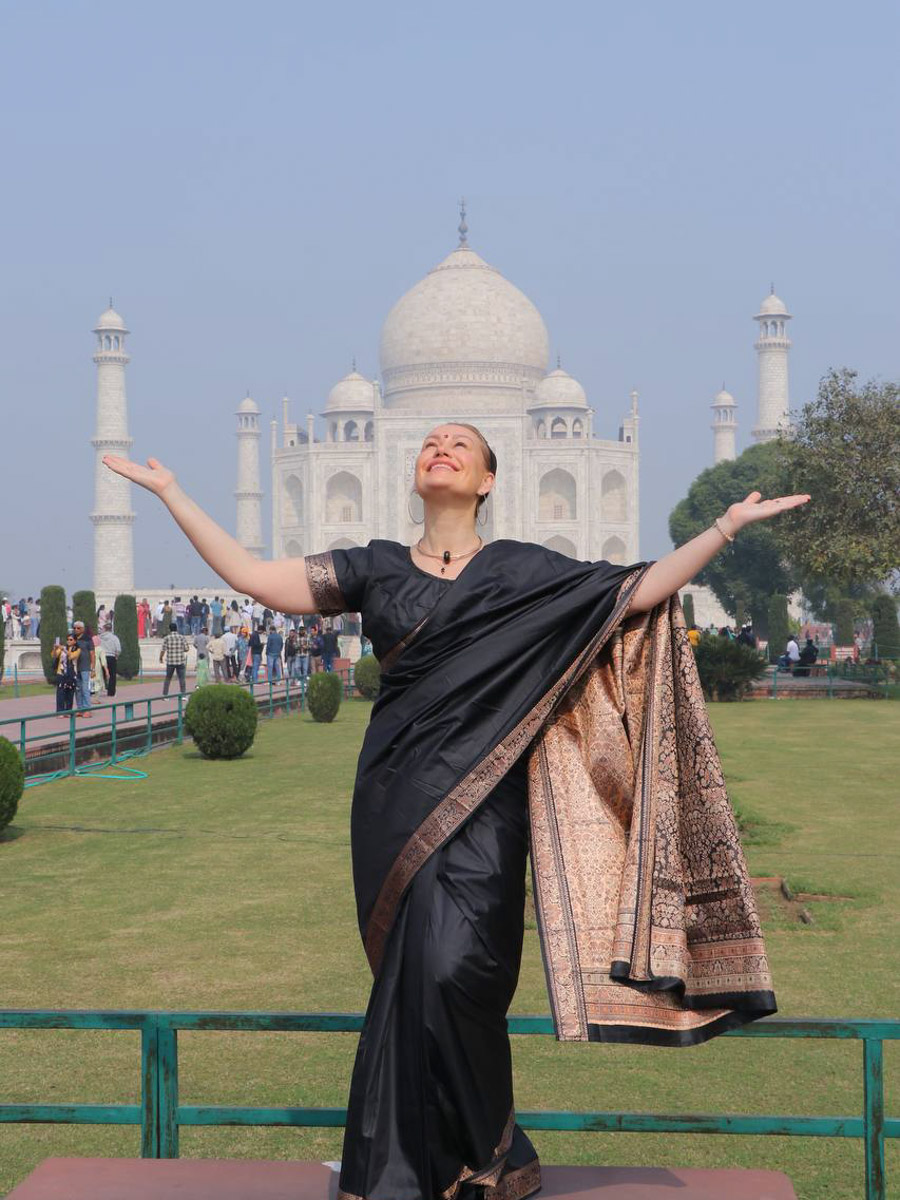 Индия может быть очень разной: это и белоснежные пляжи Гоа, и грязные улицы Старого города Дели. Неудивительно, что на север страны туристы едут менее охотно. А ведь он невероятно самобытен! Это подтверждает и Наталья Савенко из Коврова, которая выбрала не самый популярный маршрут и рассказала о нем нашему изданию.