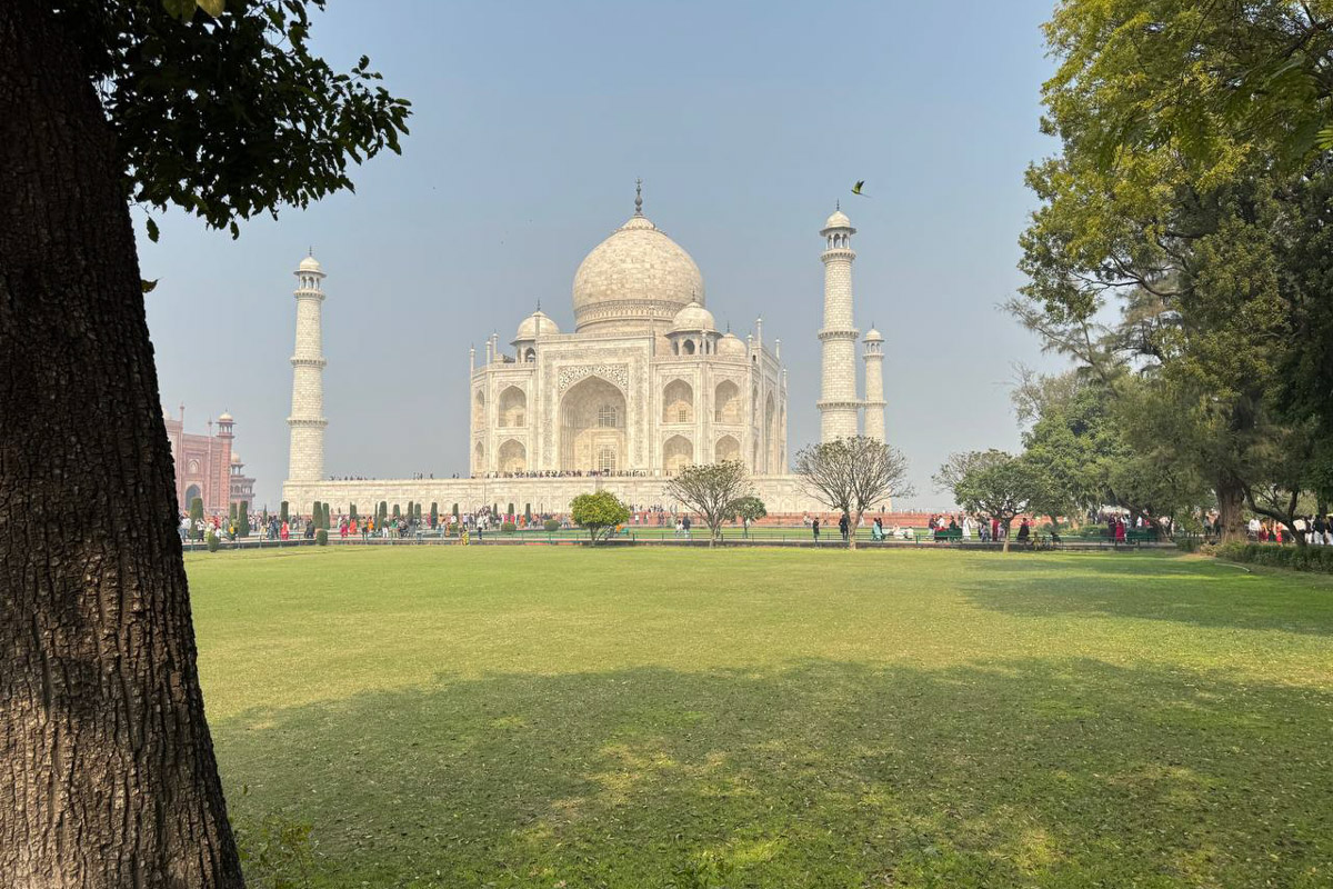 Индия может быть очень разной: это и белоснежные пляжи Гоа, и грязные улицы Старого города Дели. Неудивительно, что на север страны туристы едут менее охотно. А ведь он невероятно самобытен! Это подтверждает и Наталья Савенко из Коврова, которая выбрала не самый популярный маршрут и рассказала о нем нашему изданию.