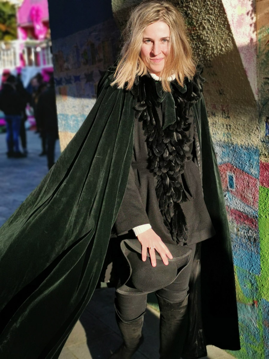 Художница и искусствовед Екатерина Верна обитает в Венеции уже тринадцать лет. Почему она любит этот город, в действительности ли он через несколько десятилетий полностью уйдет под воду и чем пахнут его каналы — жительница одного из самых романтичных и загадочных мест поведала «Ключ-Медиа».