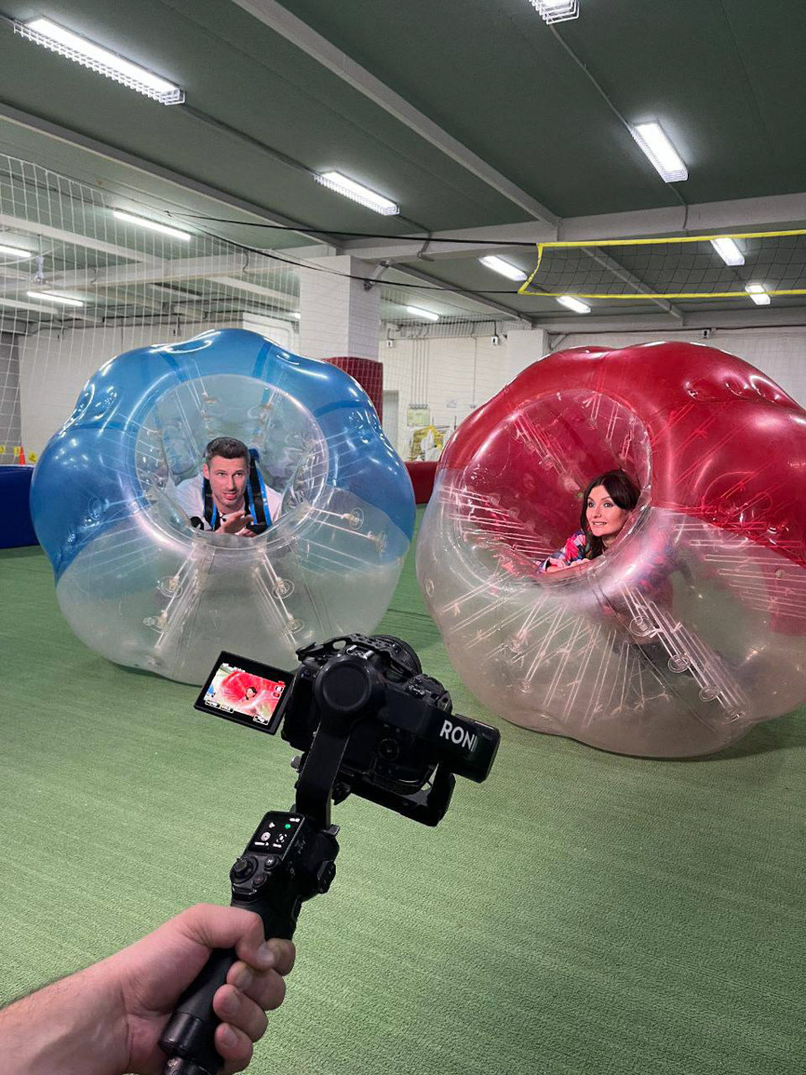 Мы привыкли, что жители 33-го региона становятся участниками популярных телевизионных проектов. На этот раз главным героем тревел-шоу на Первом канале стал сам областной центр. Во Владимире отметилась съемочная группа программы «Поехали!». Рассказываем, где побывали и что посмотрели.