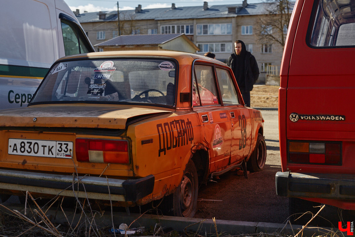 Гонщик из Суздаля Егор Астафьев покоряет локальные соревнования на своей винтажной «копейке», восстановленной из груды металла. В этом году он даже одержал победу на региональном чемпионате по автомногоборью. О своем пути от парковок у ТЦ к призовым местам на ралли молодой энтузиаст рассказал «Ключ-Медиа». 