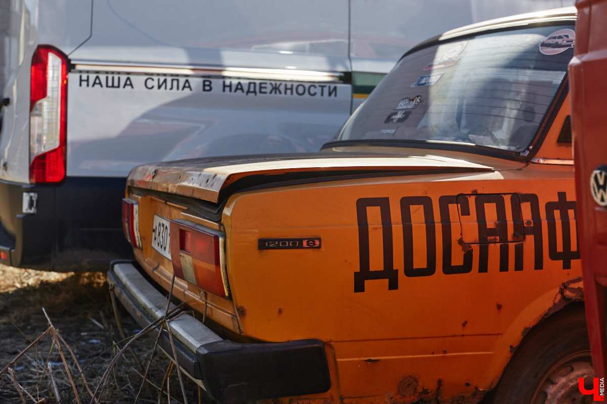 Гонщик из Суздаля Егор Астафьев покоряет локальные соревнования на своей винтажной «копейке», восстановленной из груды металла. В этом году он даже одержал победу на региональном чемпионате по автомногоборью. О своем пути от парковок у ТЦ к призовым местам на ралли молодой энтузиаст рассказал «Ключ-Медиа». 