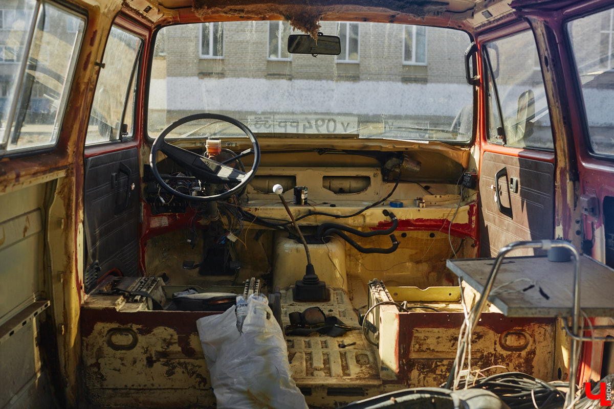 Гонщик из Суздаля Егор Астафьев покоряет локальные соревнования на своей винтажной «копейке», восстановленной из груды металла. В этом году он даже одержал победу на региональном чемпионате по автомногоборью. О своем пути от парковок у ТЦ к призовым местам на ралли молодой энтузиаст рассказал «Ключ-Медиа». 