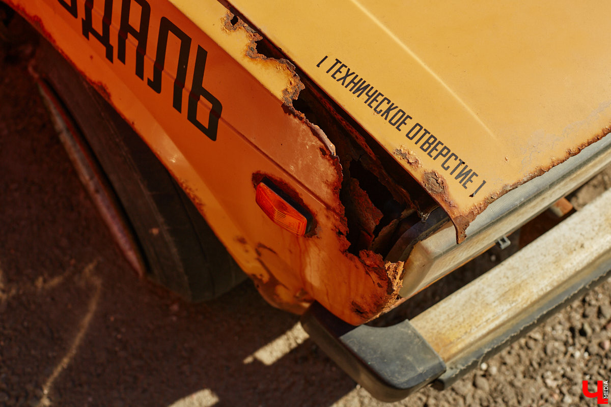 Гонщик из Суздаля Егор Астафьев покоряет локальные соревнования на своей винтажной «копейке», восстановленной из груды металла. В этом году он даже одержал победу на региональном чемпионате по автомногоборью. О своем пути от парковок у ТЦ к призовым местам на ралли молодой энтузиаст рассказал «Ключ-Медиа». 