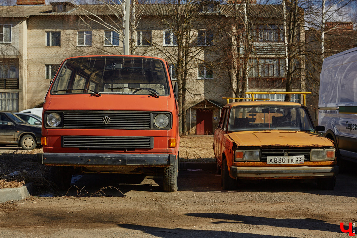 Гонщик из Суздаля Егор Астафьев покоряет локальные соревнования на своей винтажной «копейке», восстановленной из груды металла. В этом году он даже одержал победу на региональном чемпионате по автомногоборью. О своем пути от парковок у ТЦ к призовым местам на ралли молодой энтузиаст рассказал «Ключ-Медиа». 