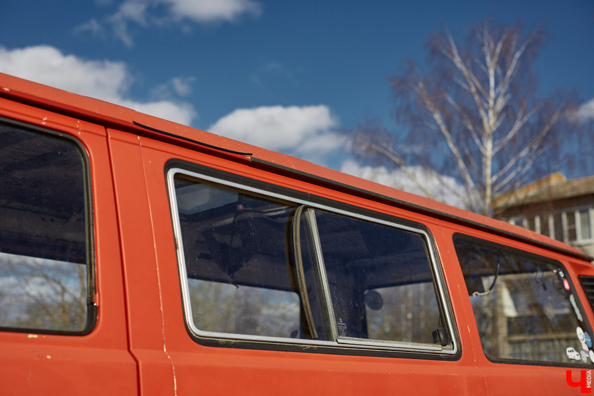 Гонщик из Суздаля Егор Астафьев покоряет локальные соревнования на своей винтажной «копейке», восстановленной из груды металла. В этом году он даже одержал победу на региональном чемпионате по автомногоборью. О своем пути от парковок у ТЦ к призовым местам на ралли молодой энтузиаст рассказал «Ключ-Медиа». 