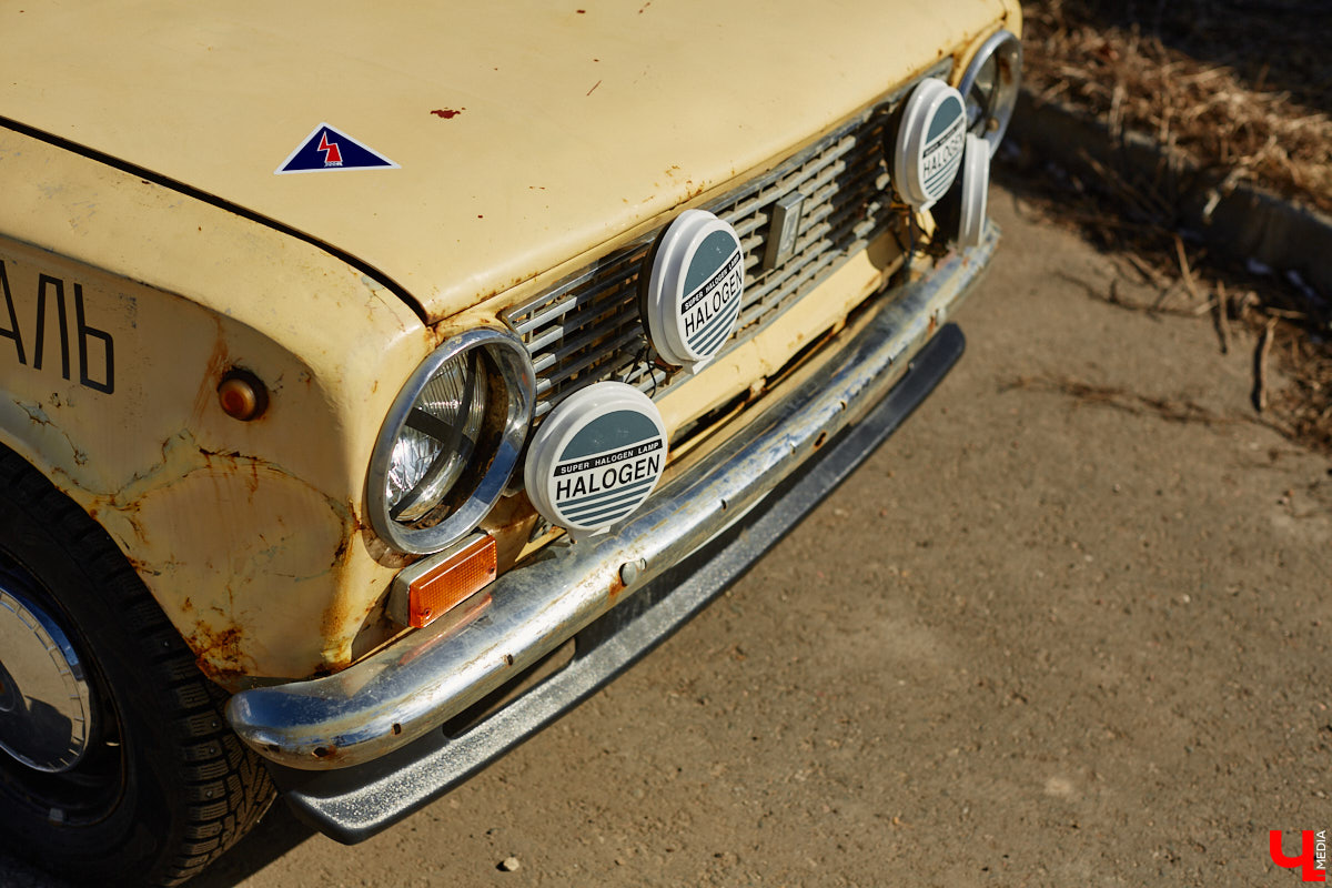 Гонщик из Суздаля Егор Астафьев покоряет локальные соревнования на своей винтажной «копейке», восстановленной из груды металла. В этом году он даже одержал победу на региональном чемпионате по автомногоборью. О своем пути от парковок у ТЦ к призовым местам на ралли молодой энтузиаст рассказал «Ключ-Медиа». 