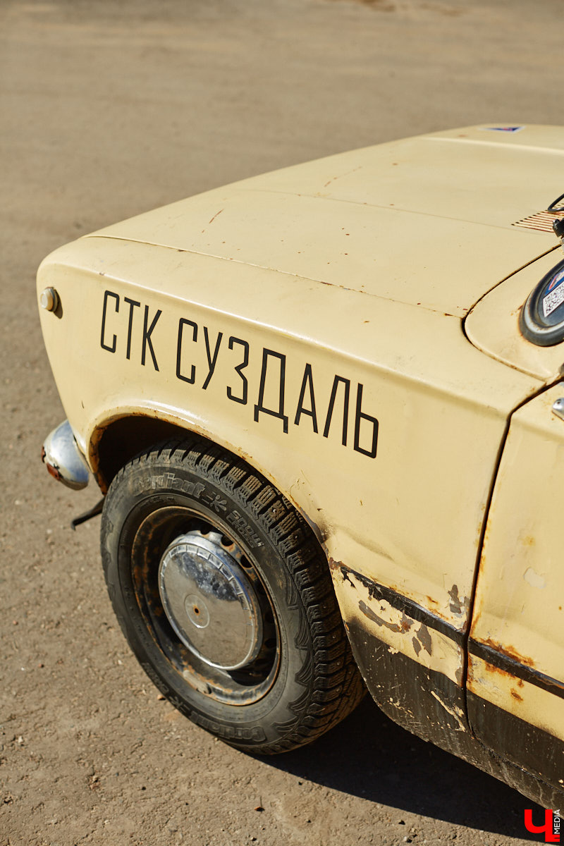 Гонщик из Суздаля Егор Астафьев покоряет локальные соревнования на своей винтажной «копейке», восстановленной из груды металла. В этом году он даже одержал победу на региональном чемпионате по автомногоборью. О своем пути от парковок у ТЦ к призовым местам на ралли молодой энтузиаст рассказал «Ключ-Медиа». 